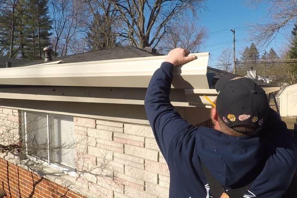 Seamless gutter installation